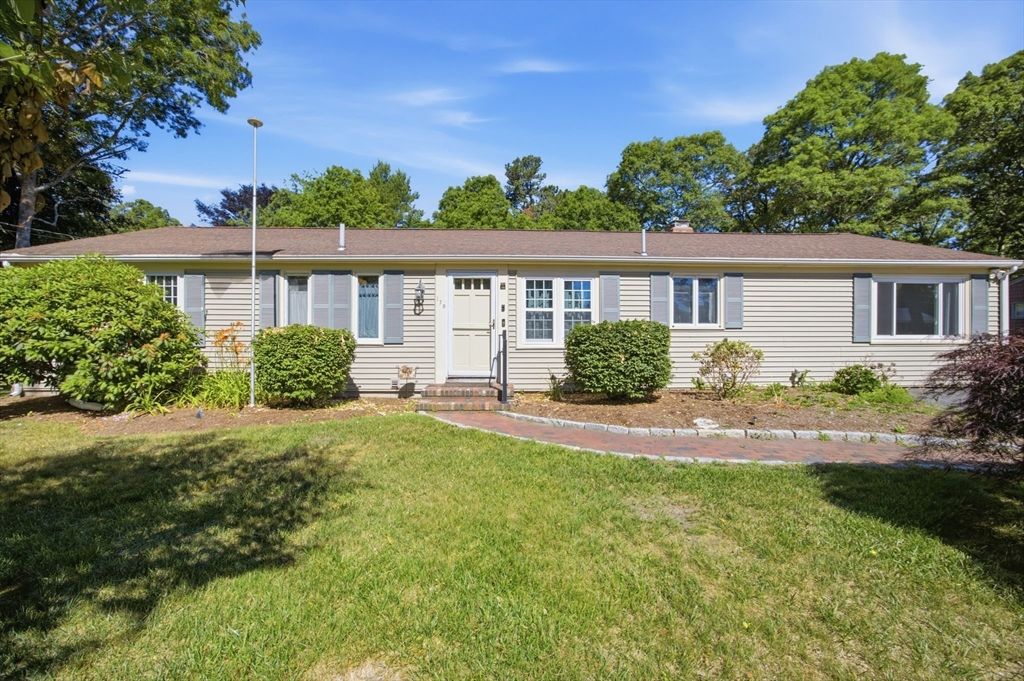 179 Sheaffer Rd, Barnstable, MA 02632