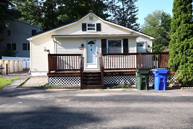 56 Arbutus Lane, Manchester, NH 03109