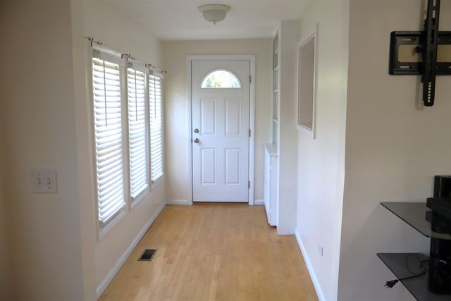 56 Arbutus Lane, Manchester, NH 03109