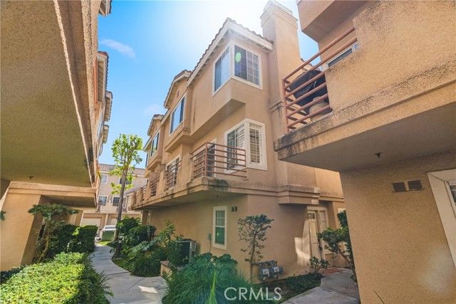 14075 Lemoli, Hawthorne, CA 90250