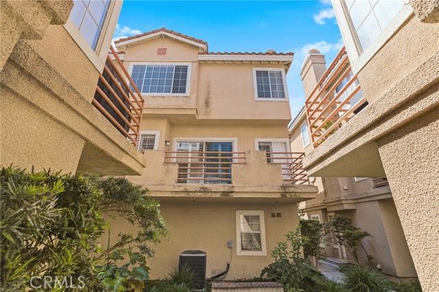 14075 Lemoli, Hawthorne, CA 90250