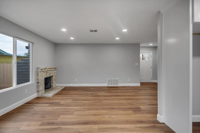 1800 Duncan Dr, Tracy, CA 95376