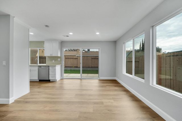 1800 Duncan Dr, Tracy, CA 95376