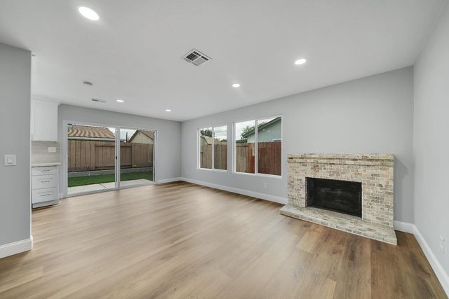 1800 Duncan Dr, Tracy, CA 95376