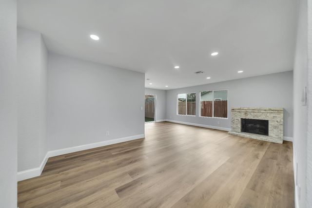 1800 Duncan Dr, Tracy, CA 95376