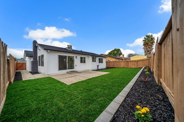 1800 Duncan Dr, Tracy, CA 95376