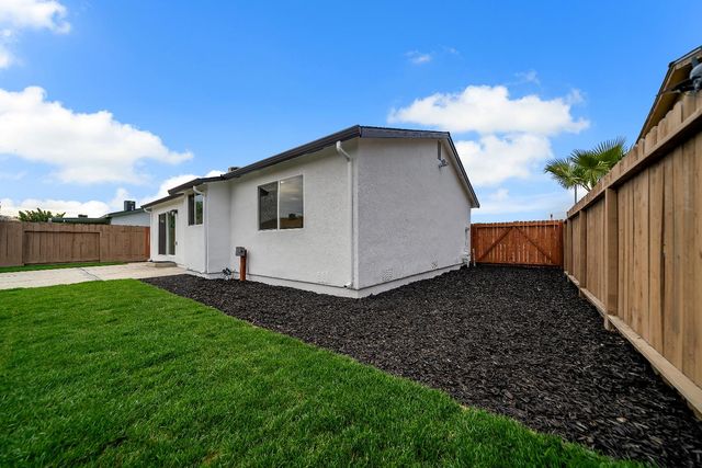 1800 Duncan Dr, Tracy, CA 95376