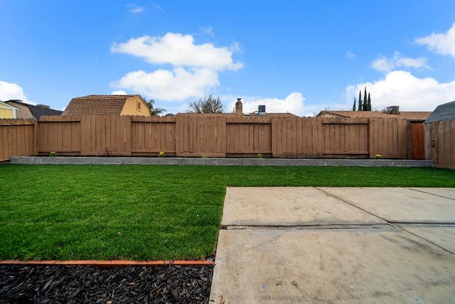 1800 Duncan Dr, Tracy, CA 95376
