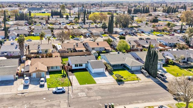 1800 Duncan Dr, Tracy, CA 95376