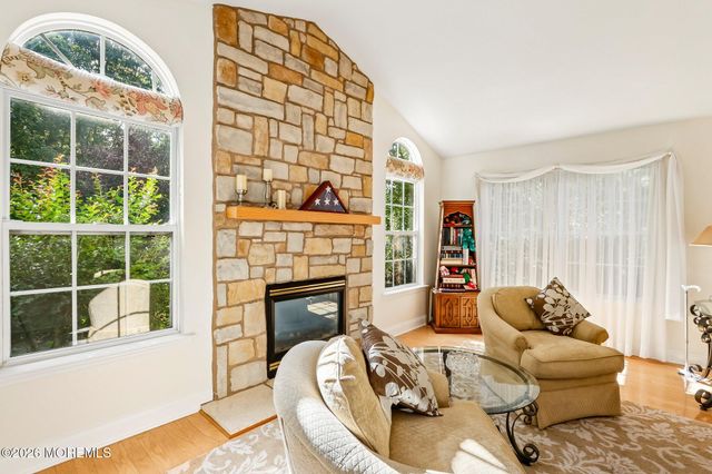 122 Skyline Drive, Lakewood, NJ 08701