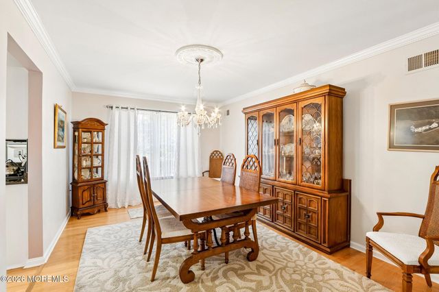122 Skyline Drive, Lakewood, NJ 08701