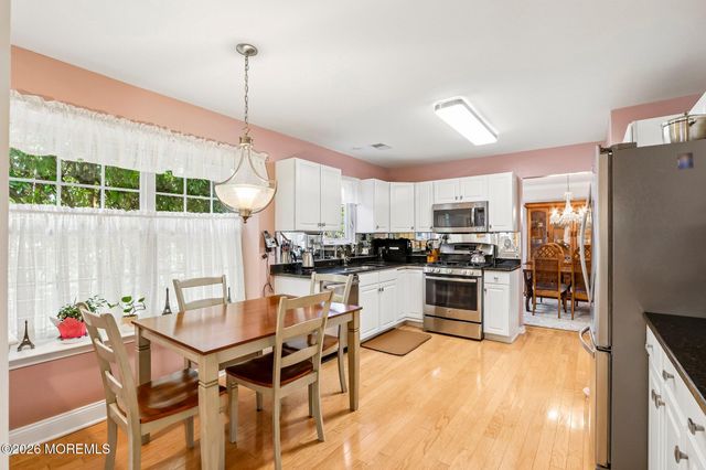 122 Skyline Drive, Lakewood, NJ 08701