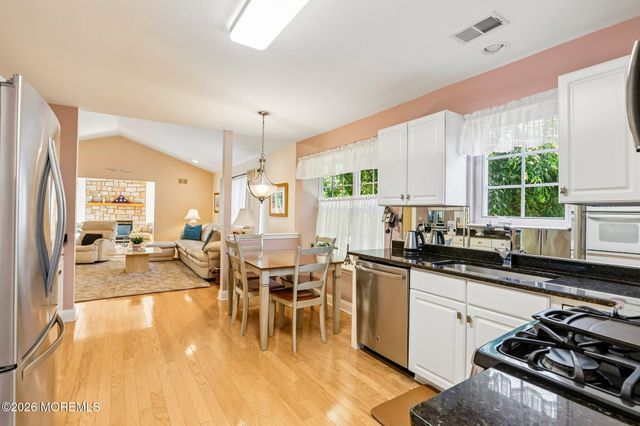 122 Skyline Drive, Lakewood, NJ 08701