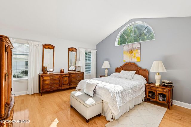 122 Skyline Drive, Lakewood, NJ 08701