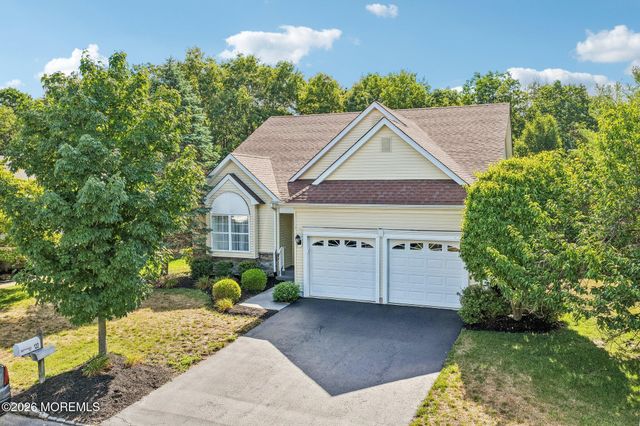 122 Skyline Drive, Lakewood, NJ 08701
