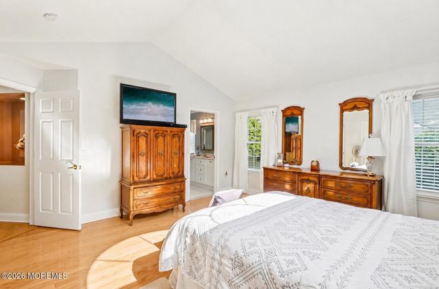 122 Skyline Drive, Lakewood, NJ 08701