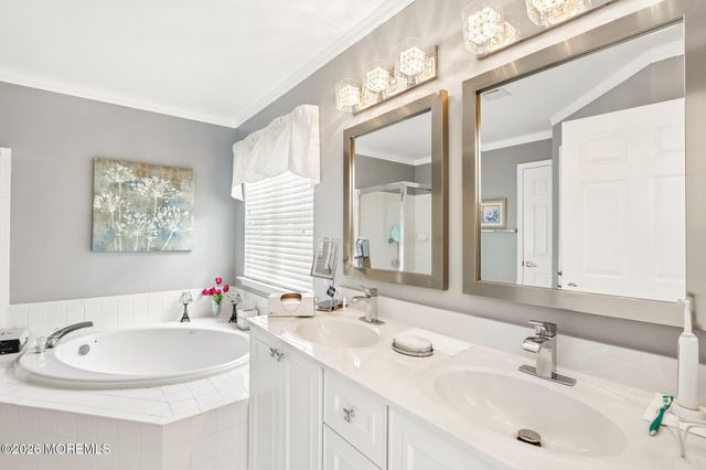122 Skyline Drive, Lakewood, NJ 08701