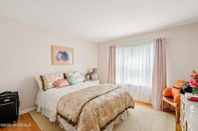 122 Skyline Drive, Lakewood, NJ 08701