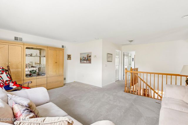122 Skyline Drive, Lakewood, NJ 08701
