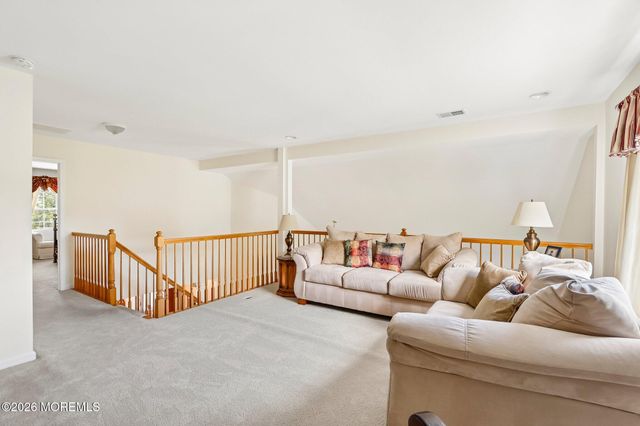 122 Skyline Drive, Lakewood, NJ 08701