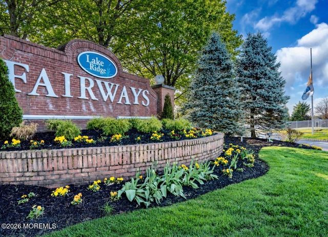 122 Skyline Drive, Lakewood, NJ 08701