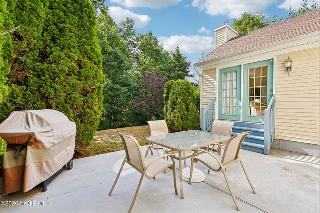 122 Skyline Drive, Lakewood, NJ 08701