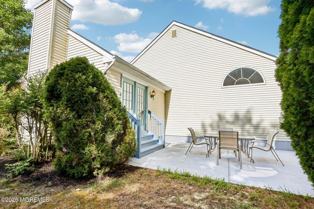 122 Skyline Drive, Lakewood, NJ 08701