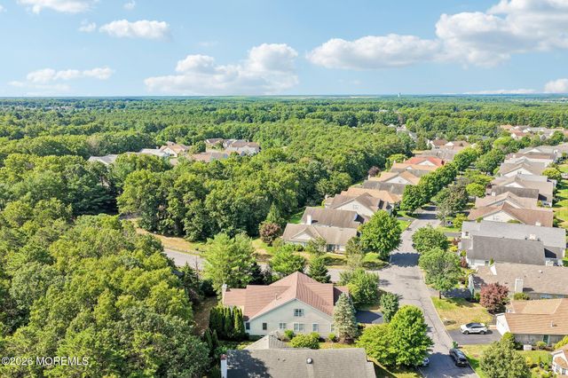 122 Skyline Drive, Lakewood, NJ 08701