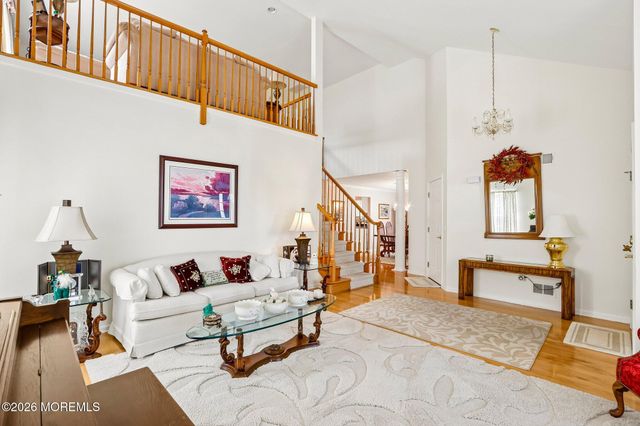 122 Skyline Drive, Lakewood, NJ 08701