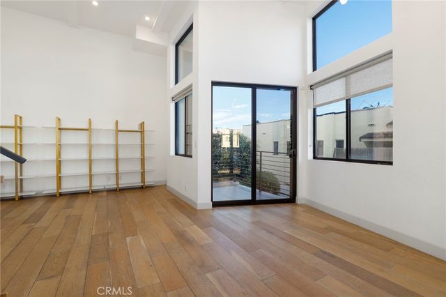 2400 Glendale Court, Los Angeles, CA 90039