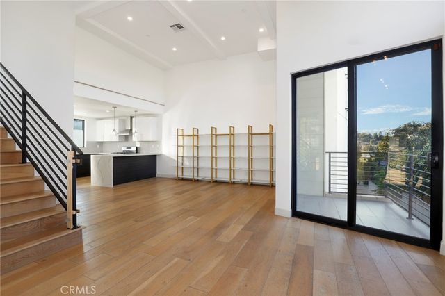 2400 Glendale Court, Los Angeles, CA 90039