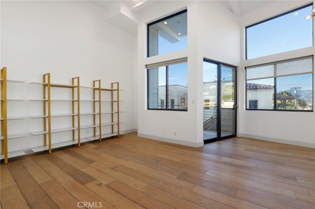 2400 Glendale Court, Los Angeles, CA 90039