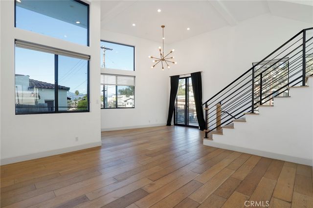 2400 Glendale Court, Los Angeles, CA 90039