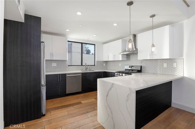 2400 Glendale Court, Los Angeles, CA 90039