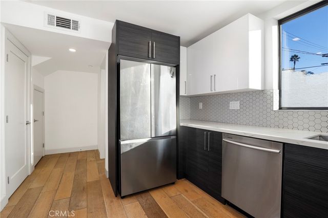 2400 Glendale Court, Los Angeles, CA 90039