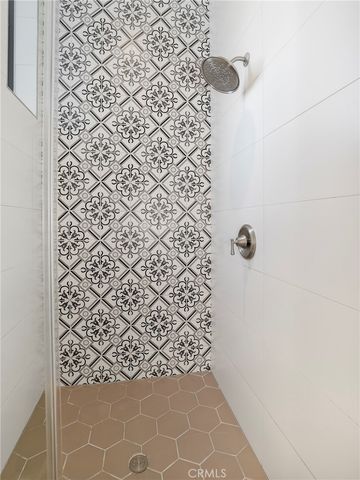 2400 Glendale Court, Los Angeles, CA 90039