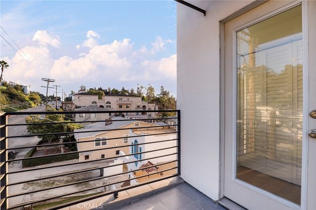 2400 Glendale Court, Los Angeles, CA 90039