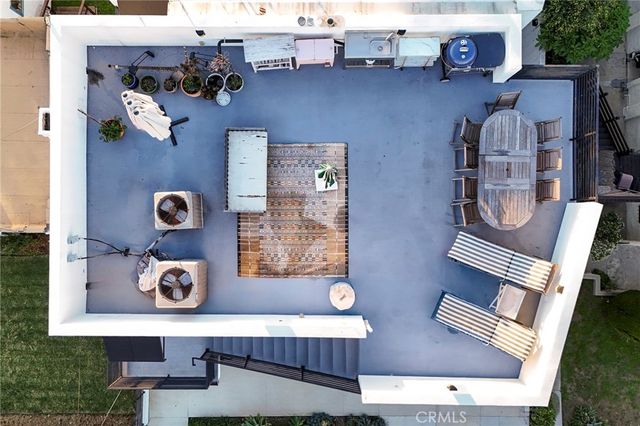 2400 Glendale Court, Los Angeles, CA 90039