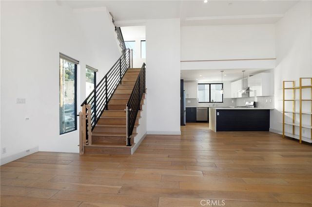 2400 Glendale Court, Los Angeles, CA 90039