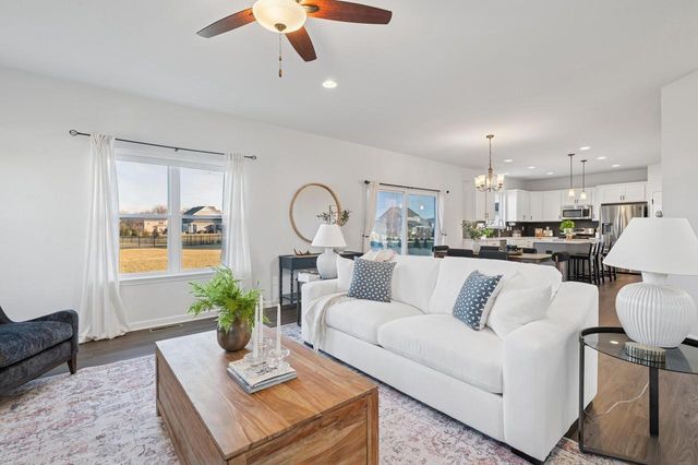 W139N6328 Bridal Wreath LANE, Menomonee Falls, WI 53051