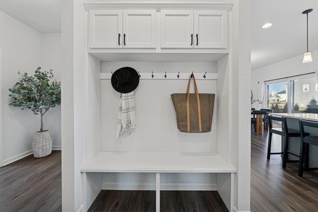 W139N6328 Bridal Wreath LANE, Menomonee Falls, WI 53051