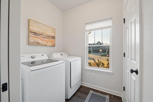 W139N6328 Bridal Wreath LANE, Menomonee Falls, WI 53051