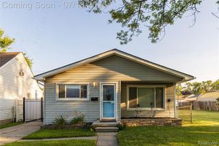 20743 Powers Avenue, Dearborn Heights, MI 48125