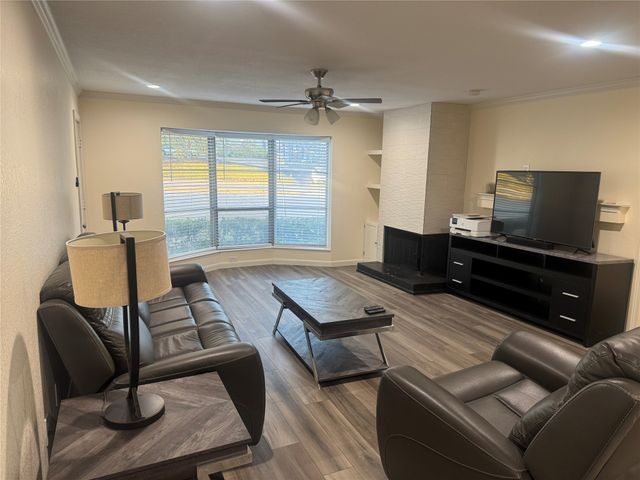 7832 Royal Lane 102, Dallas, TX 75230