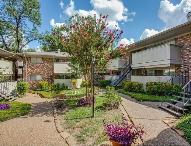 7832 Royal Lane 102, Dallas, TX 75230