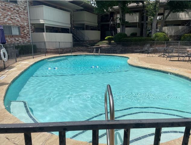 7832 Royal Lane 102, Dallas, TX 75230