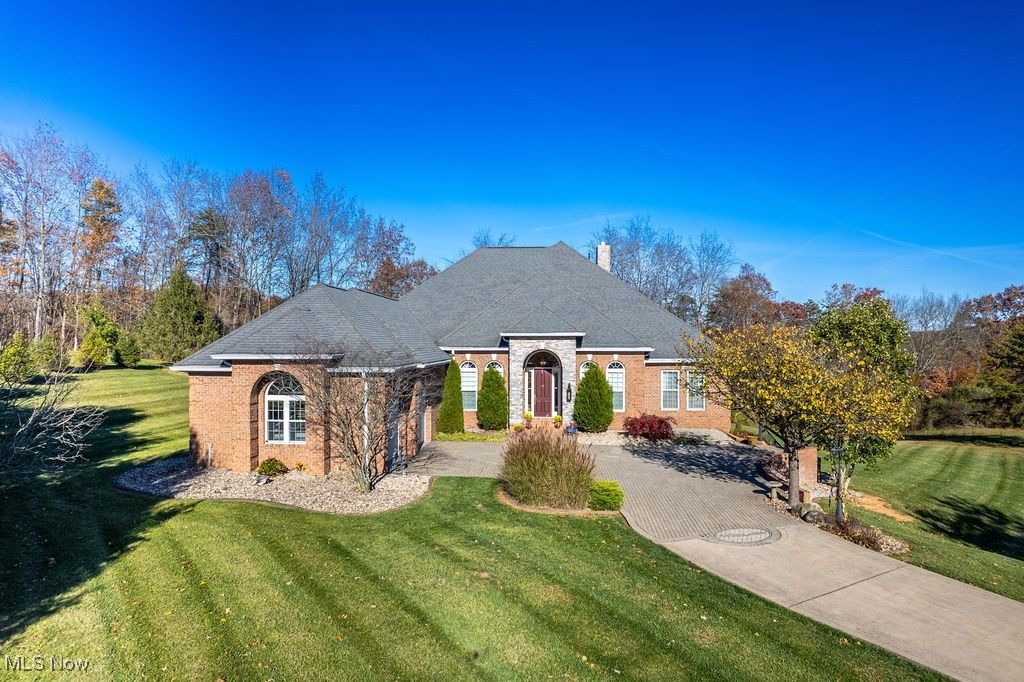 114 Shadowood Lane, Davisville, WV 26142