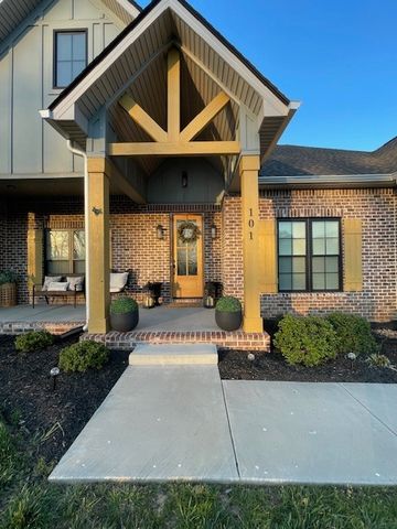 101 Sawyer Ct, Clarksville, TN 37043