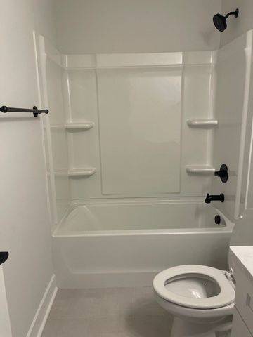 101 Sawyer Ct, Clarksville, TN 37043