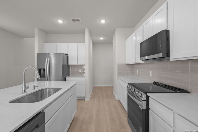 10722 Fairchild Way, San Antonio, TX 78109